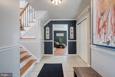 Entry Way - 938 42 Cushing Pl, Plainfield, NJ 07062 photo 1 of 10