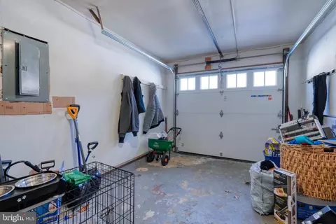 Entry Way - 938 42 Cushing Pl, Plainfield, NJ 07062 photo 10 of 10