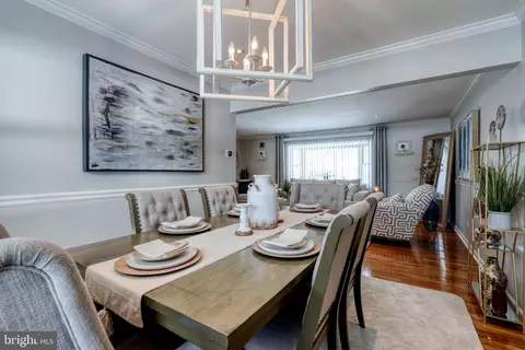 Dining - 938 42 Cushing Pl, Plainfield, NJ 07062 photo 4 of 7