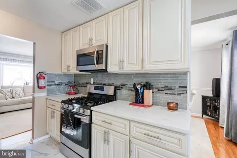Kitchen - 938 42 Cushing Pl, Plainfield, NJ 07062 photo 2 of 3