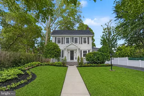 515 Walnut St, Roselle, NJ 07203