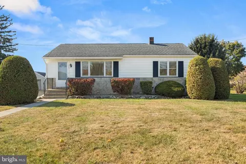 1741 Springtown Rd, Phillipsburg, NJ 08865