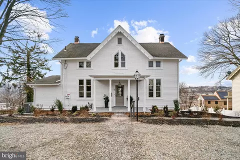 94 Washington St, Phillipsburg, NJ 08865