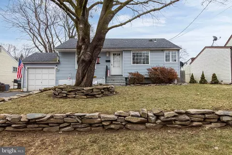 135 Riverview Rd, Phillipsburg, NJ 08865