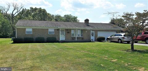1147 Locust Ln, Littlestown, PA 17340