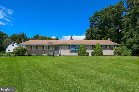 2054 Buchanan Valley Rd, Orrtanna, PA 17353