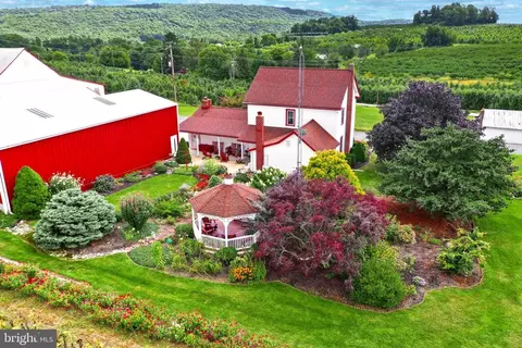 30 Middle Rd, Biglerville, PA 17307