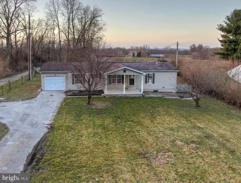 220 Racetrack Rd, Hanover, PA 17331