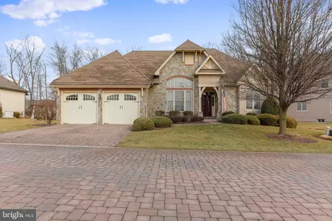 14 Garrison Falls Dr, Gettysburg, PA 17325
