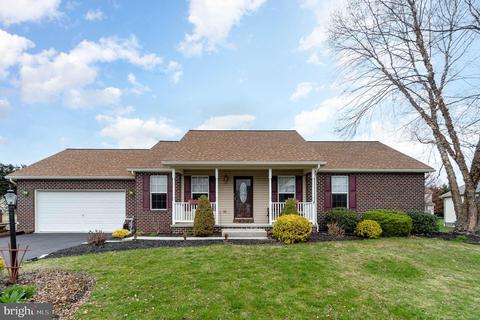 7 Preserve Dr, Littlestown, PA 17340