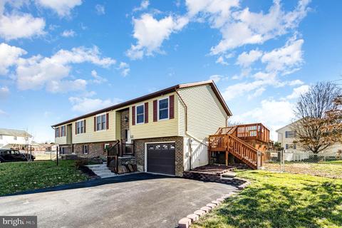 212 S Lincoln Dr, Hanover, PA 17331