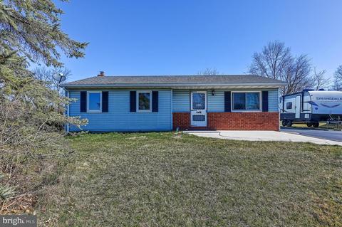 134 Rose Ln, New Oxford, PA 17350