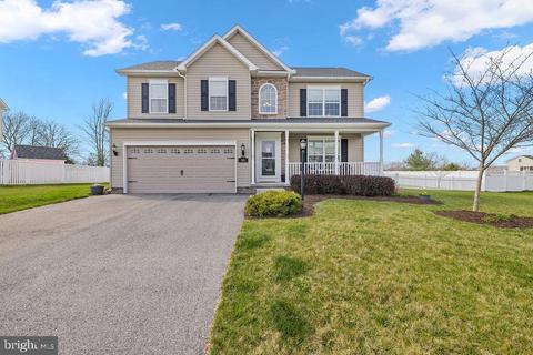 90 W Crest View Ln, Gettysburg, PA 17325
