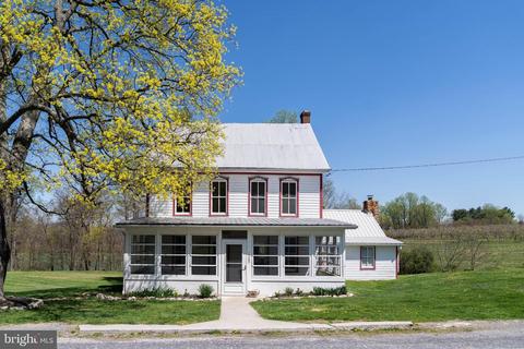 1085 Winding Rd, Biglerville, PA 17307