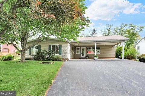 974 Johnson Dr, Gettysburg, PA 17325