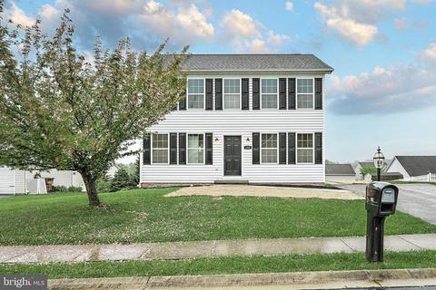 102 W Imperial Dr, Aspers, PA 17304