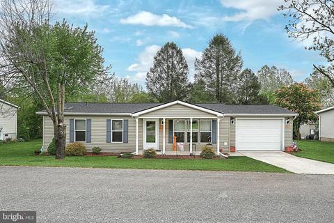 337 Crystal Creek Xing, Abbottstown, PA 17301