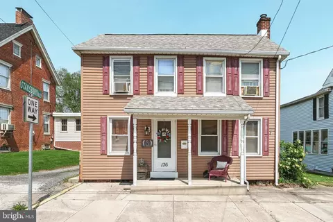 136 E King St, Littlestown, PA 17340
