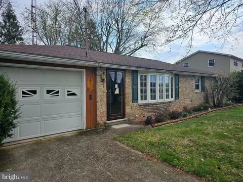 6 Wanette Ave, York Springs, PA 17372