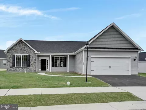 36 Aqua Dr #A10, Gettysburg, PA 17325
