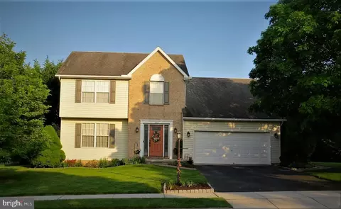 605 Parkway Dr, Littlestown, PA 17340