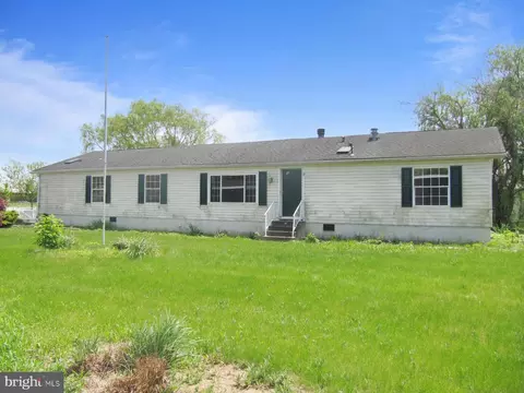 1056 R Water Dr, Hanover, PA 17331