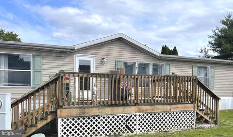 29 Hampshire Dr, New Oxford, PA 17350