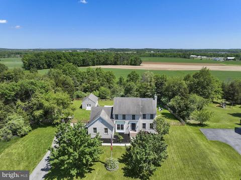 105 Palace Dr, Gettysburg, PA 17325