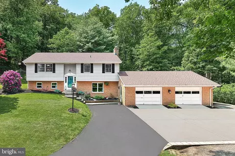 451 Racetrack Rd, Abbottstown, PA 17301