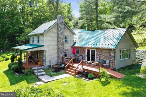 200 Cabin Ln, Fayetteville, PA 17222