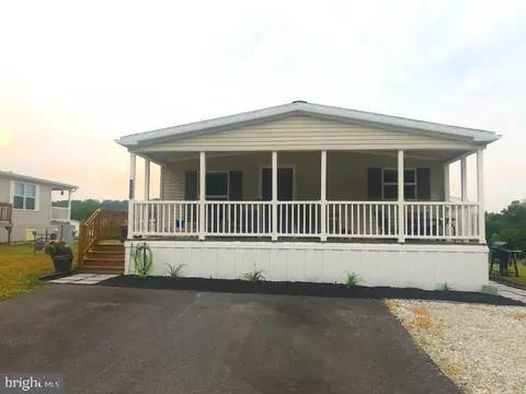 199 Eagle Dr, Hanover, PA 17331 photo 2