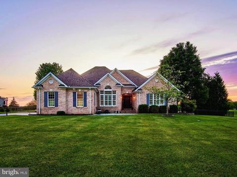 79 Quail Ct, Littlestown, PA 17340
