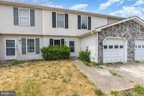 1 C Pin Oak Dr, Gettysburg, PA 17325