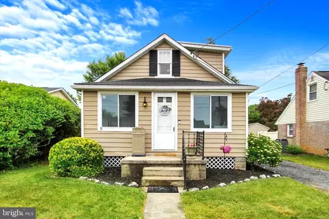 33 Delaware Ave, Littlestown, PA 17340
