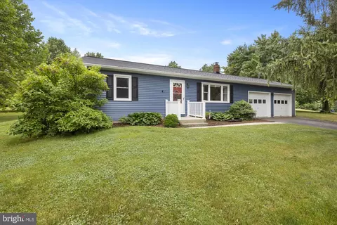 470 Mud College Rd, Littlestown, PA 17340