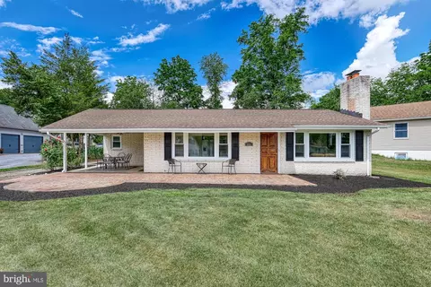 251 Lake Meade Dr, East Berlin, PA 17316