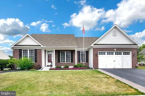 125 Stafford Dr, Hanover, PA 17331