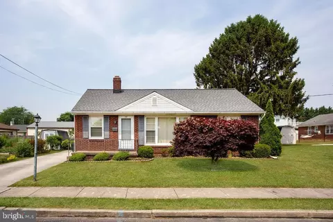 29 Lincoln Dr, Hanover, PA 17331