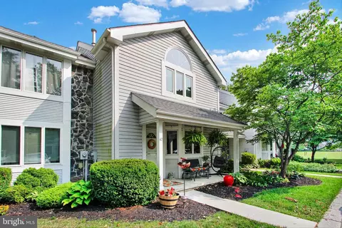 42 Hunters Trl, Gettysburg, PA 17325