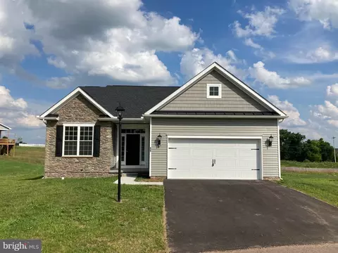 11 Egret Ct #B17, Gettysburg, PA 17325