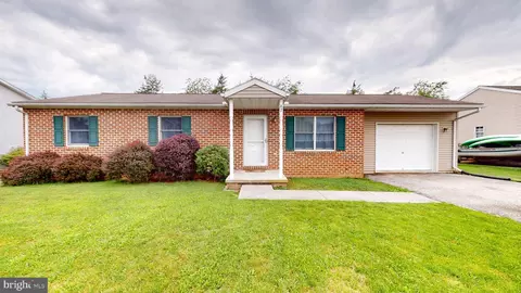 87 Jessica Dr, Gettysburg, PA 17325
