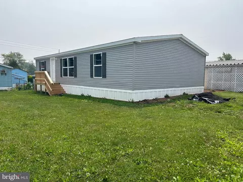 325 Brick Ln, New Oxford, PA 17350