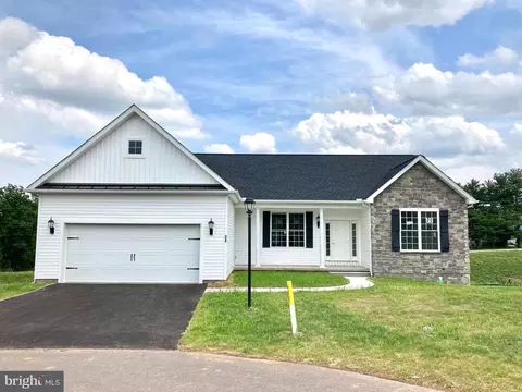 21 Flicker Ct #B8, Gettysburg, PA 17325