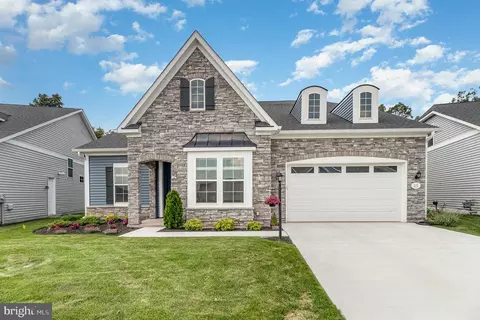 221 Rustic Wood Dr, Gettysburg, PA 17325