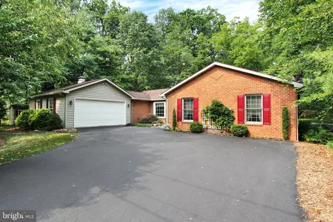 190 Longstreet Dr, Gettysburg, PA 17325