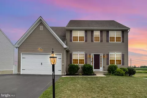 51 E Imperial Dr, Aspers, PA 17304