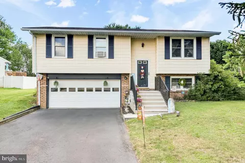 12 W Bonniefield Dr, Gettysburg, PA 17325
