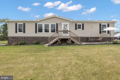 2 Goldcrest Cir, Gettysburg, PA 17325