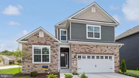 2 Charles Dr, Gettysburg, PA 17325