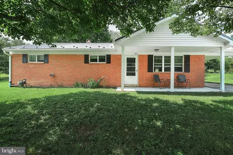 45 Redding Ln, Gettysburg, PA 17325